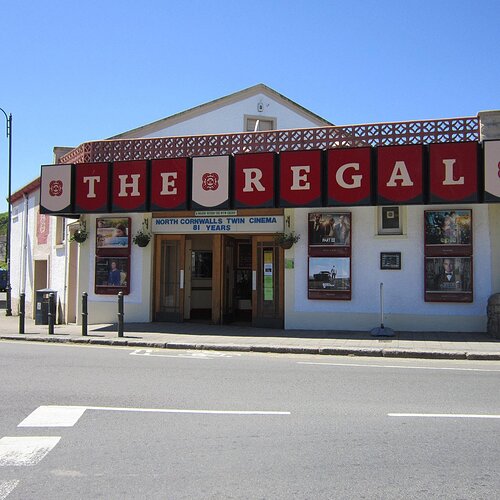 the-regal-1-2-at-wadebridge